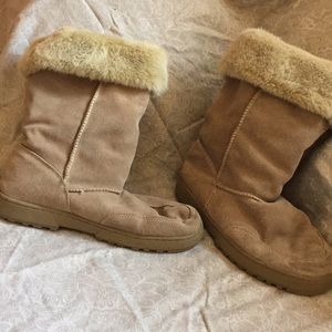 Rampage Tan Suede Boot with Faux Fur Size 9